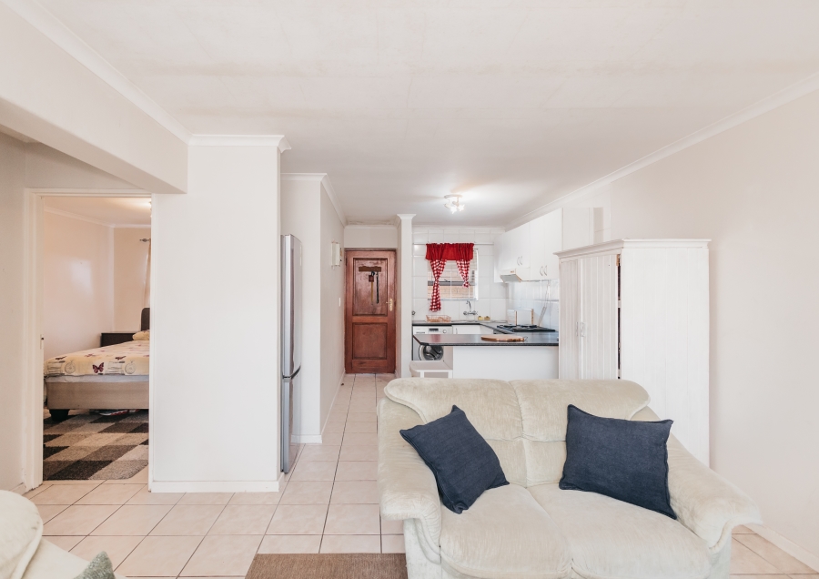 2 Bedroom Property for Sale in Oakglen Western Cape